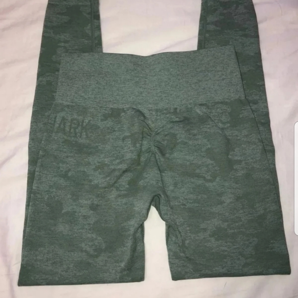 Gymshark sage camo leggings S